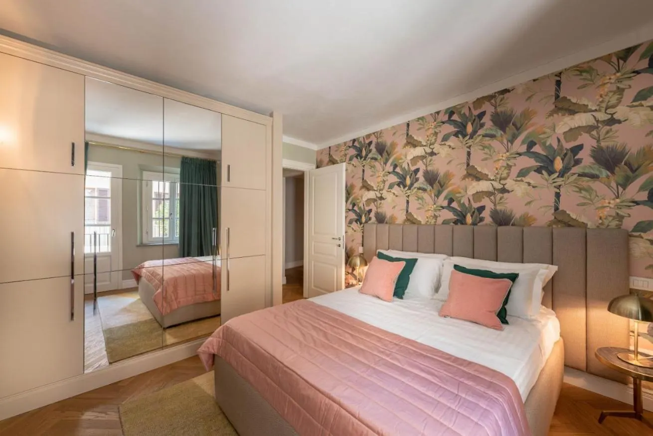 Palazzo Pazzi Vitali Luxury Apartments In フィレンツェ