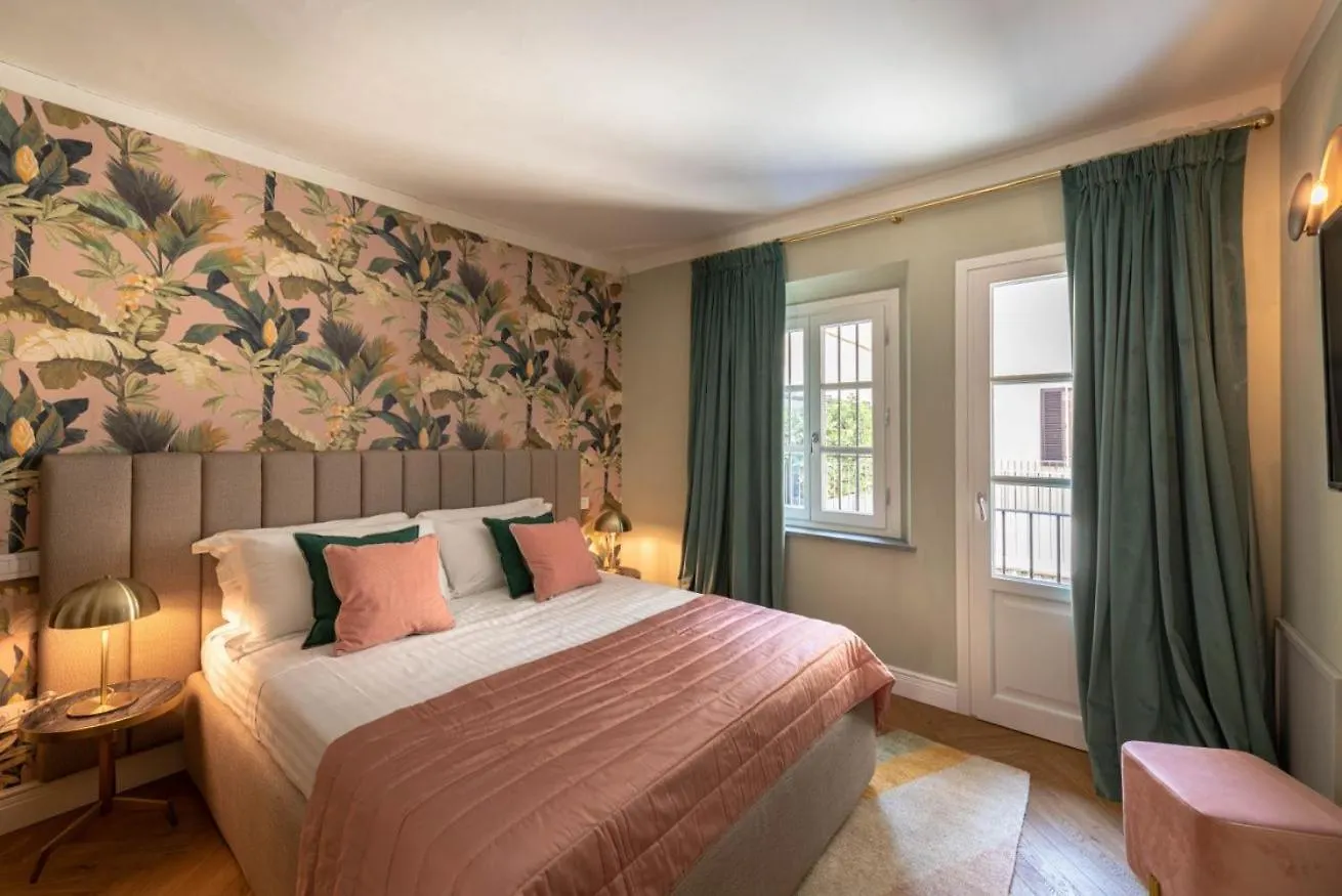 Palazzo Pazzi Vitali Luxury Apartments In フィレンツェ 0*,  イタリア